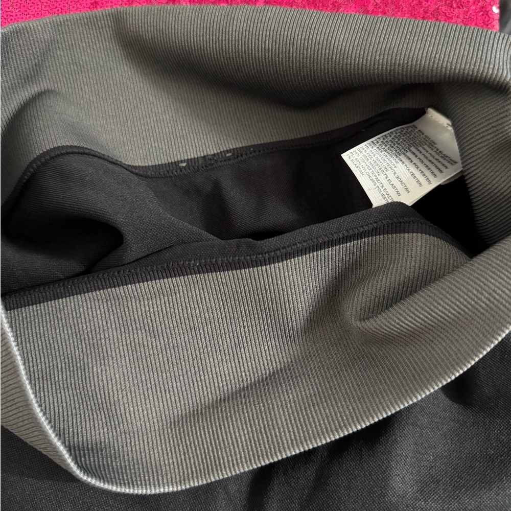 NORTH FACE 🩶 Women's Black, Gray High Waisted Striped Leggings (Size Small) - Picture 9 of 10